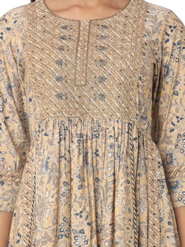 Heart Touching Golden Naira Cut Suit2