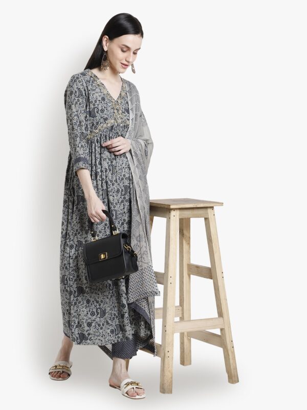 Aliya Chic Ensemble Grey & Blue Women Ladies Suit..