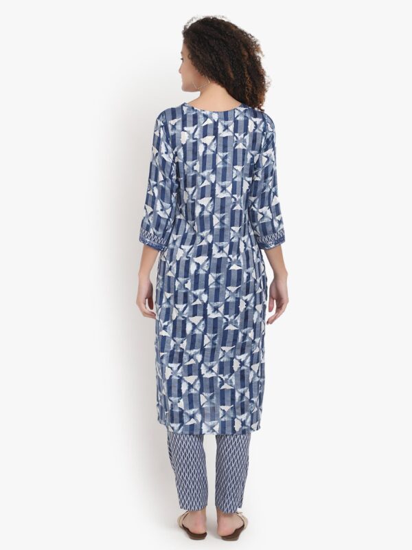 Casual Chic Blue Ladies Suit1