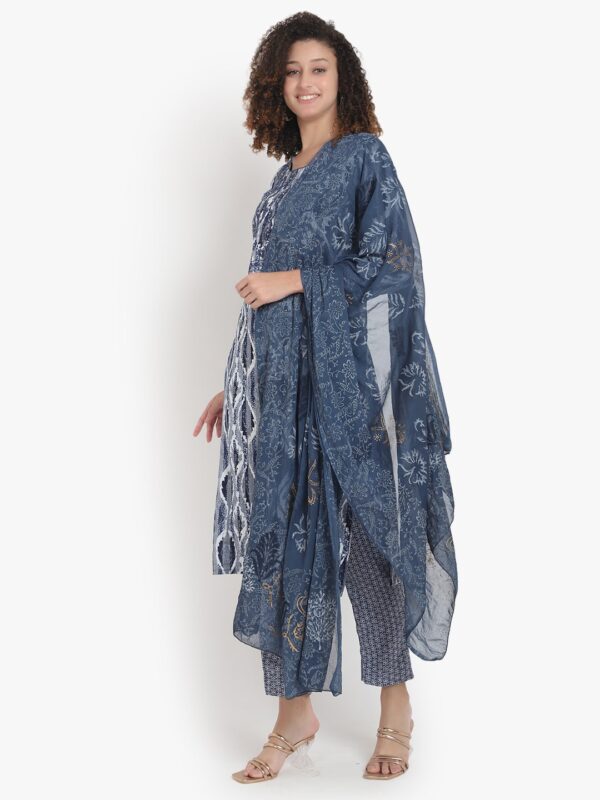 Effortless Ensemble Blue Ladies Suit..1