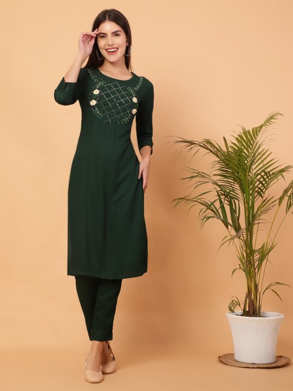 Elegance Pairs P.Green Ladies Suit1